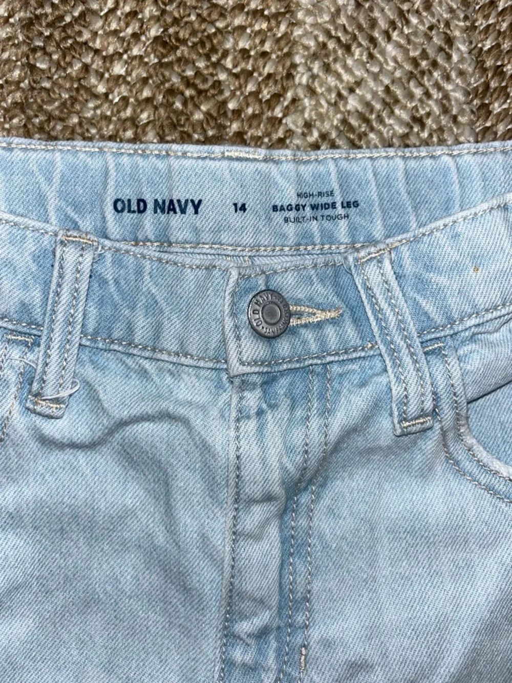 Old Navy Light Blue Wide-Leg Baggy Distressed Jeans
